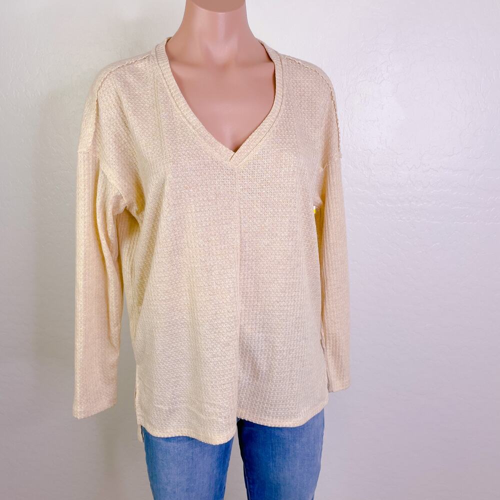 Gibsonlook Waffle Knit V-Neck Pullover Long Sleeve Shirt Beige size XS NEW - Picture 2 of 12